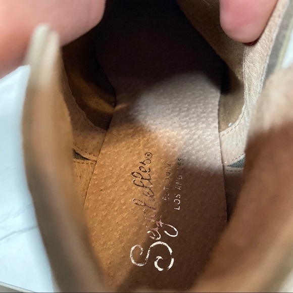 Seychelles Gray Suede Chelsea Ankle Boot 7 - Picture 8 of 12